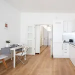 Central - Fresh Home With Balcony